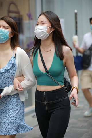 豪放美眉