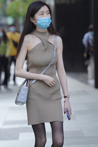 街拍嘿丝美女
